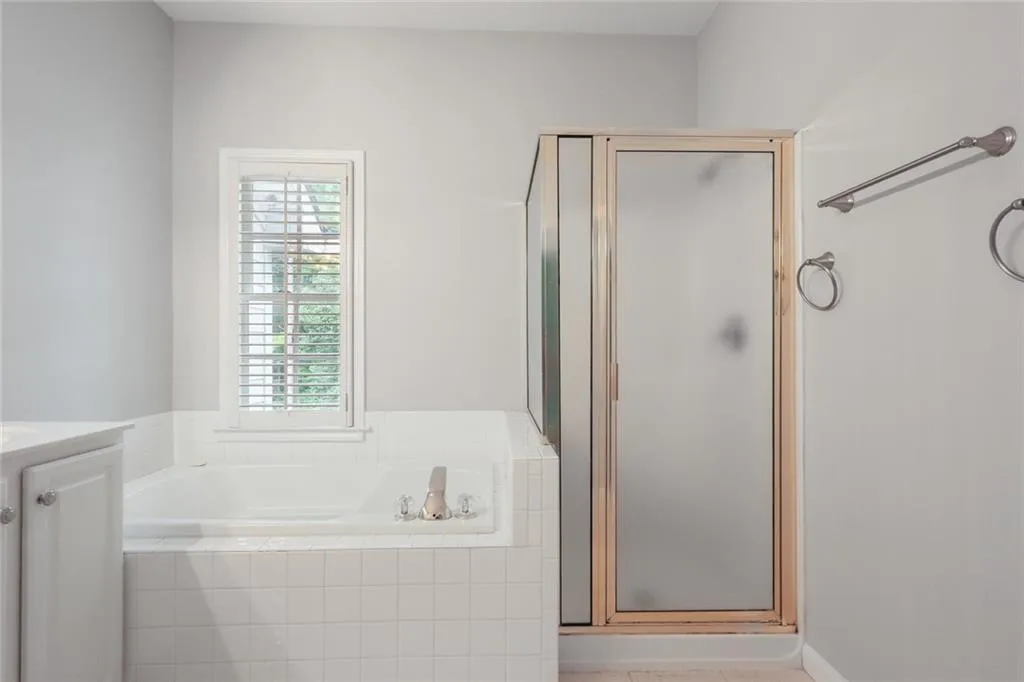 8590 Hope Mews Court, Sandy Springs, Georgia 30350, 3 Bedrooms Bedrooms, ,2 BathroomsBathrooms,Residential,Sold,8590 Hope Mews Court,7101625