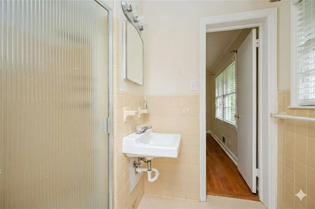 5860 Greenbrier Road Ne, Atlanta, Georgia 30328, 4 Bedrooms Bedrooms, ,3 BathroomsBathrooms,Residential,For Sale,5860 Greenbrier Road Ne,7713463