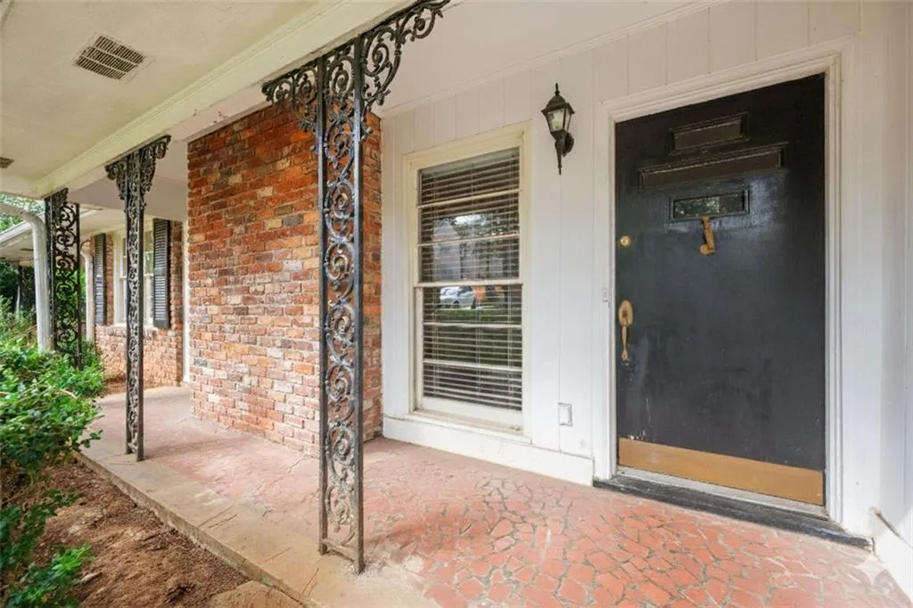 5860 Greenbrier Road Ne, Atlanta, Georgia 30328, 4 Bedrooms Bedrooms, ,3 BathroomsBathrooms,Residential,For Sale,5860 Greenbrier Road Ne,7713463