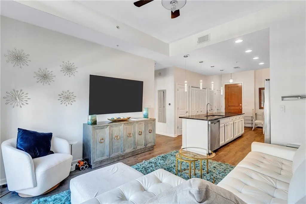 3040 Peachtree Road Nw Unit 1602, Atlanta, Georgia 30305, 1 Bedroom Bedrooms, ,1 BathroomBathrooms,Residential,For Sale,3040 Peachtree Road Nw Unit 1602,7535796