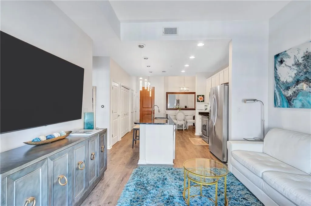 3040 Peachtree Road Nw Unit 1602, Atlanta, Georgia 30305, 1 Bedroom Bedrooms, ,1 BathroomBathrooms,Residential,For Sale,3040 Peachtree Road Nw Unit 1602,7535796