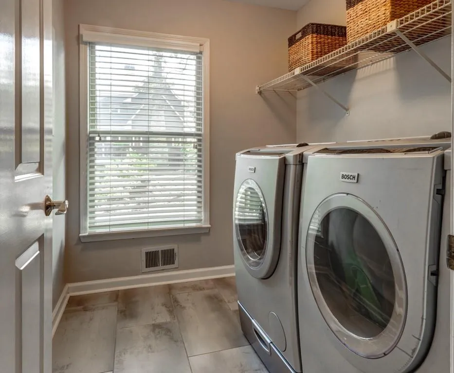 450 Lafayette Avenue, Atlanta, Georgia 30327, 3 Bedrooms Bedrooms, ,3 BathroomsBathrooms,Residential,Sold,450 Lafayette Avenue,6770080