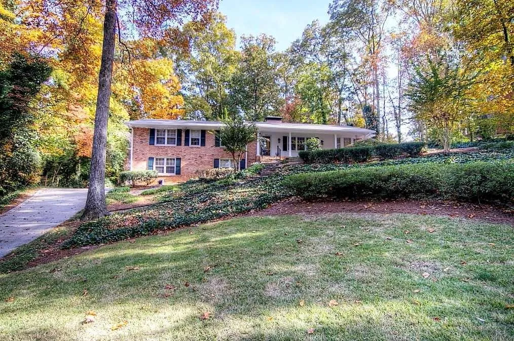 6571 Cherry Tree Lane, Atlanta, Georgia 30328, 5 Bedrooms Bedrooms, ,3 BathroomsBathrooms,Residential,Sold,6571 Cherry Tree Lane,5616032