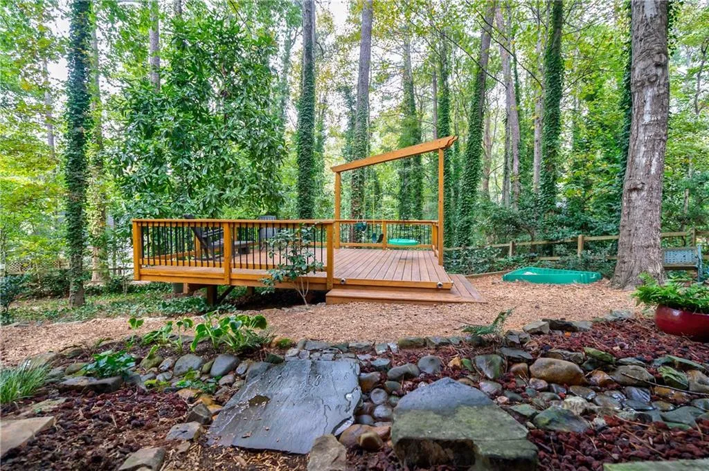 980 Lost Forest Drive Nw, Sandy Springs, Georgia 30328, 4 Bedrooms Bedrooms, ,3 BathroomsBathrooms,Residential,Sold,980 Lost Forest Drive Nw,6091357