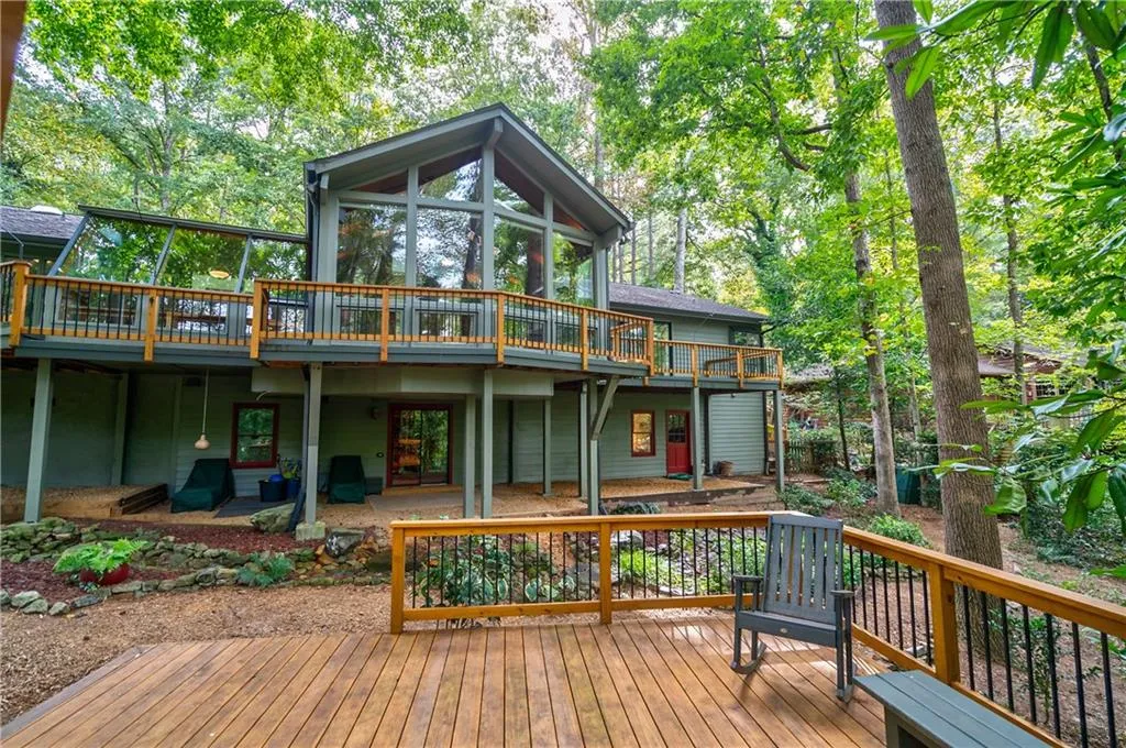 980 Lost Forest Drive Nw, Sandy Springs, Georgia 30328, 4 Bedrooms Bedrooms, ,3 BathroomsBathrooms,Residential,Sold,980 Lost Forest Drive Nw,6091357