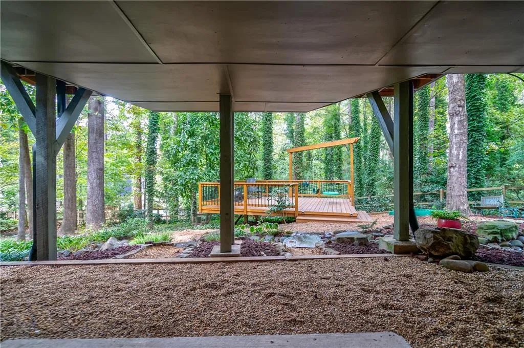 980 Lost Forest Drive Nw, Sandy Springs, Georgia 30328, 4 Bedrooms Bedrooms, ,3 BathroomsBathrooms,Residential,Sold,980 Lost Forest Drive Nw,6091357