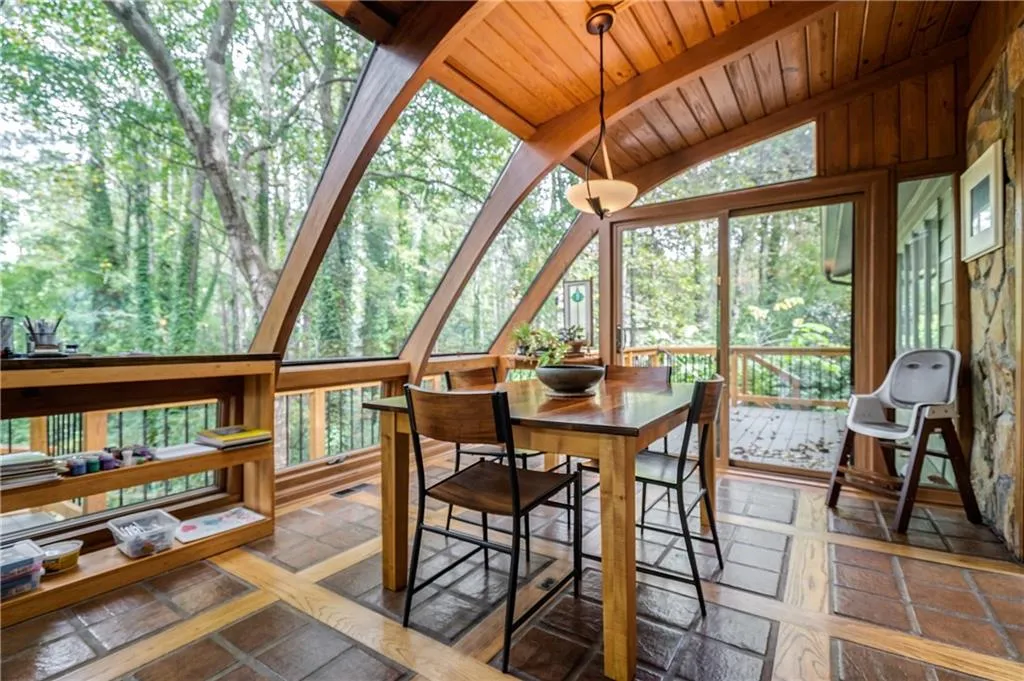 980 Lost Forest Drive Nw, Sandy Springs, Georgia 30328, 4 Bedrooms Bedrooms, ,3 BathroomsBathrooms,Residential,Sold,980 Lost Forest Drive Nw,6091357