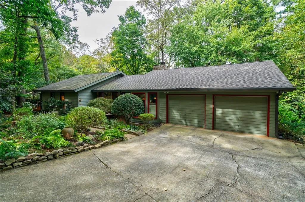 980 Lost Forest Drive Nw, Sandy Springs, Georgia 30328, 4 Bedrooms Bedrooms, ,3 BathroomsBathrooms,Residential,Sold,980 Lost Forest Drive Nw,6091357