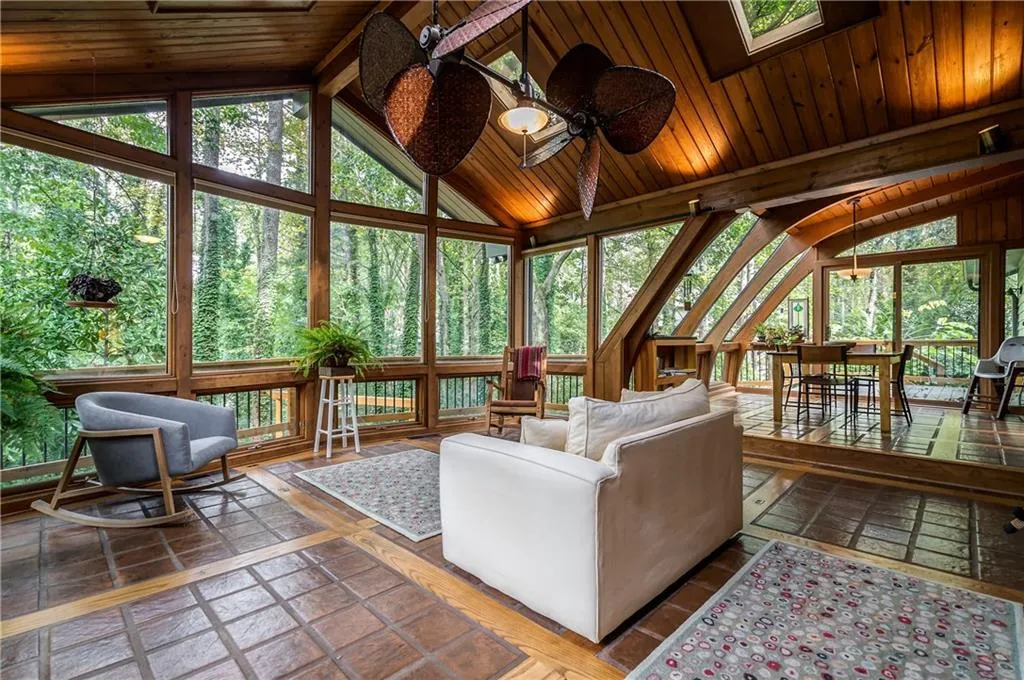 980 Lost Forest Drive Nw, Sandy Springs, Georgia 30328, 4 Bedrooms Bedrooms, ,3 BathroomsBathrooms,Residential,Sold,980 Lost Forest Drive Nw,6091357