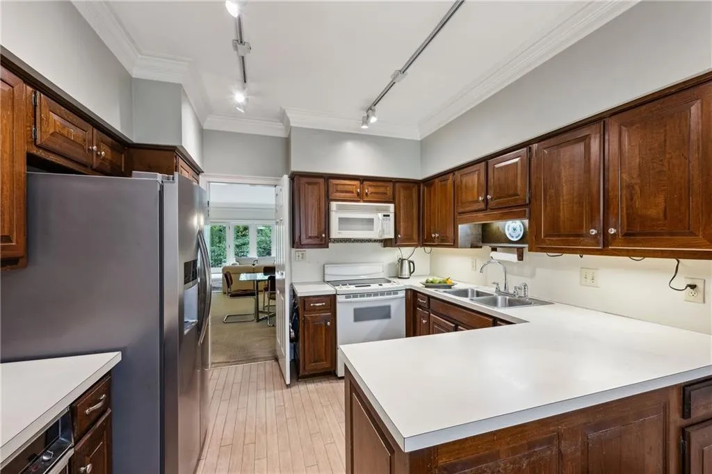 12 Braemore Drive, Atlanta, Georgia 30328, 4 Bedrooms Bedrooms, ,3 BathroomsBathrooms,Residential,Sold,12 Braemore Drive,7547590