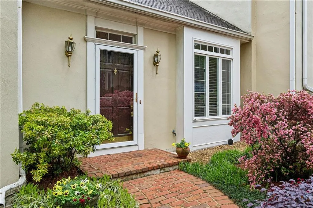 12 Braemore Drive, Atlanta, Georgia 30328, 4 Bedrooms Bedrooms, ,3 BathroomsBathrooms,Residential,Sold,12 Braemore Drive,7547590