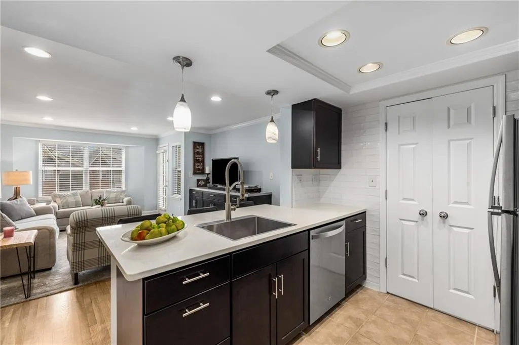 1011 Chastain Park Court Ne, Atlanta, Georgia 30342, 2 Bedrooms Bedrooms, ,2 BathroomsBathrooms,Residential,For Sale,1011 Chastain Park Court Ne,7608249