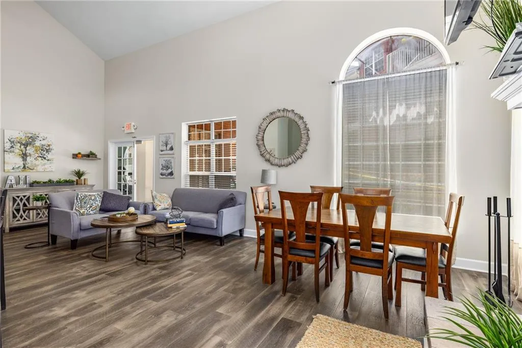 1011 Chastain Park Court Ne, Atlanta, Georgia 30342, 2 Bedrooms Bedrooms, ,2 BathroomsBathrooms,Residential,For Sale,1011 Chastain Park Court Ne,7608249