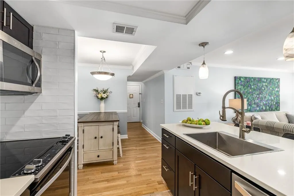 1011 Chastain Park Court Ne, Atlanta, Georgia 30342, 2 Bedrooms Bedrooms, ,2 BathroomsBathrooms,Residential,For Sale,1011 Chastain Park Court Ne,7608249