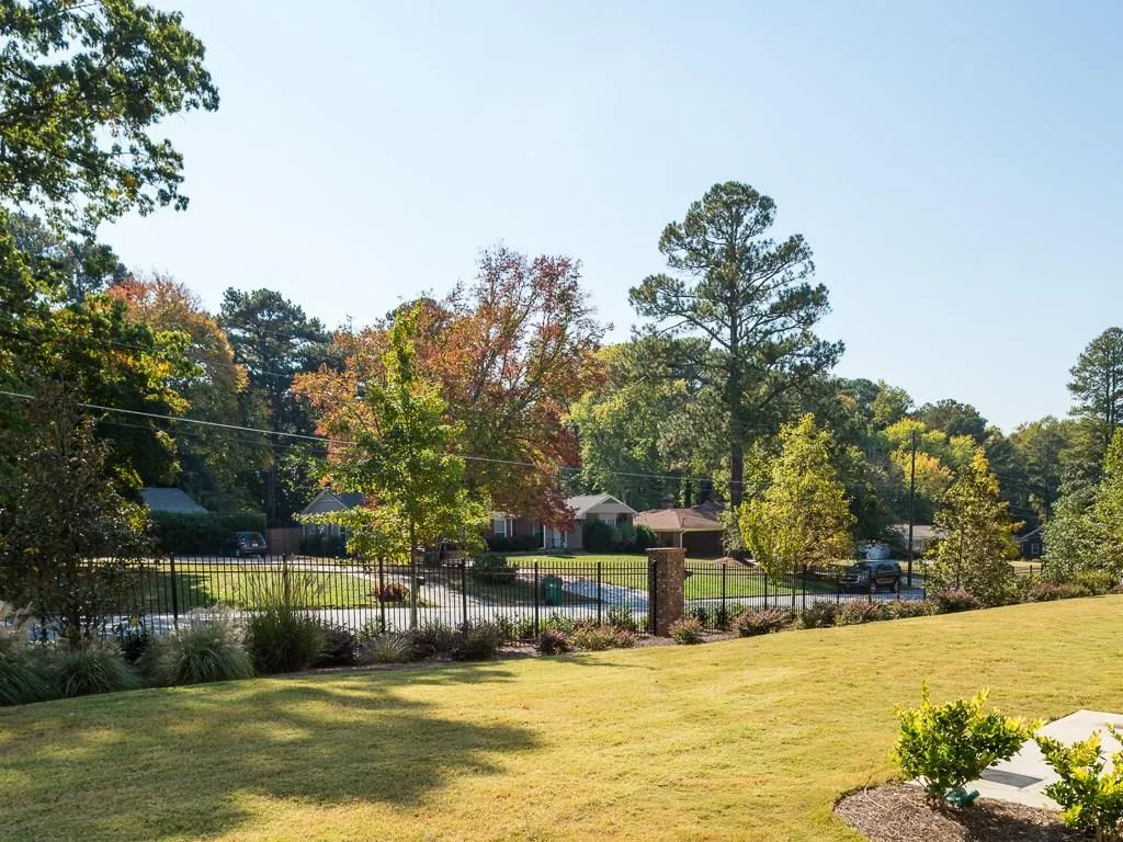111 Beverly Place, Sandy Springs, Georgia 30328, 3 Bedrooms Bedrooms, ,3 BathroomsBathrooms,Residential,Sold,111 Beverly Place,5804366