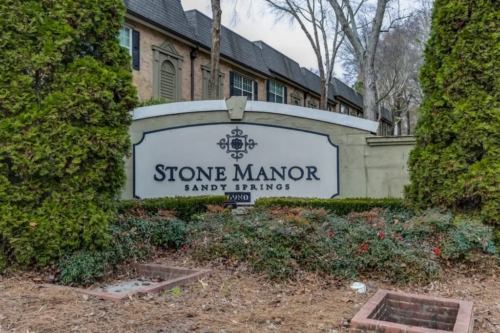 6980 Roswell Road Unit C12, Sandy Springs, Georgia 30328, 2 Bedrooms Bedrooms, ,2 BathroomsBathrooms,Residential,Sold,6980 Roswell Road Unit C12,6110523