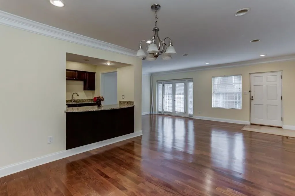 6980 Roswell Road Unit C12, Sandy Springs, Georgia 30328, 2 Bedrooms Bedrooms, ,2 BathroomsBathrooms,Residential,Sold,6980 Roswell Road Unit C12,6110523