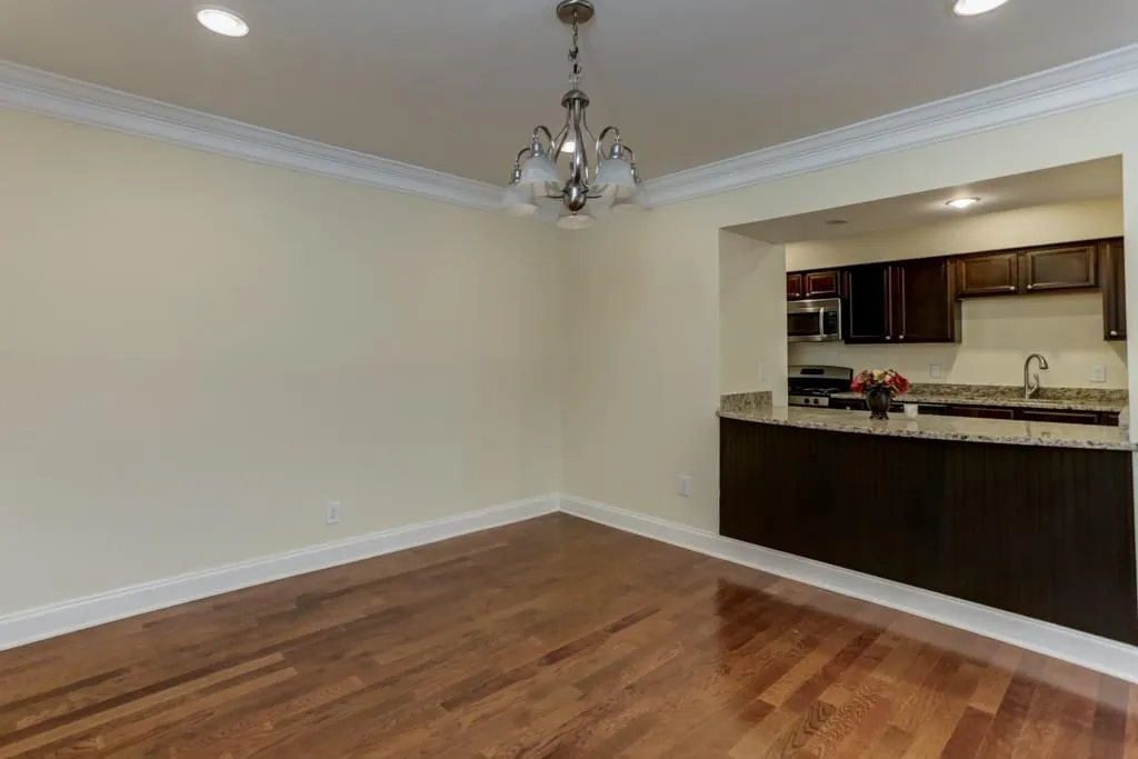 6980 Roswell Road Unit C12, Sandy Springs, Georgia 30328, 2 Bedrooms Bedrooms, ,2 BathroomsBathrooms,Residential,Sold,6980 Roswell Road Unit C12,6110523