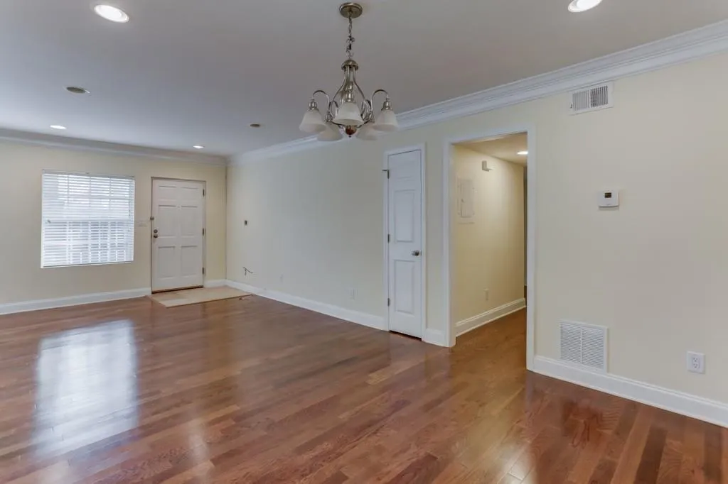 6980 Roswell Road Unit C12, Sandy Springs, Georgia 30328, 2 Bedrooms Bedrooms, ,2 BathroomsBathrooms,Residential,Sold,6980 Roswell Road Unit C12,6110523