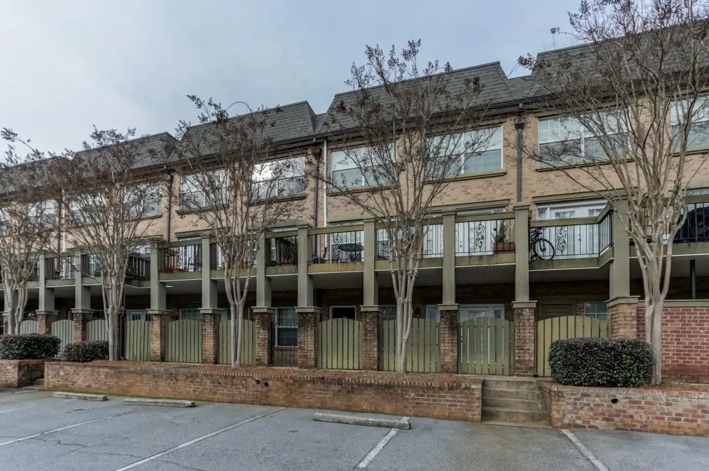 6980 Roswell Road Unit C12, Sandy Springs, Georgia 30328, 2 Bedrooms Bedrooms, ,2 BathroomsBathrooms,Residential,Sold,6980 Roswell Road Unit C12,6110523