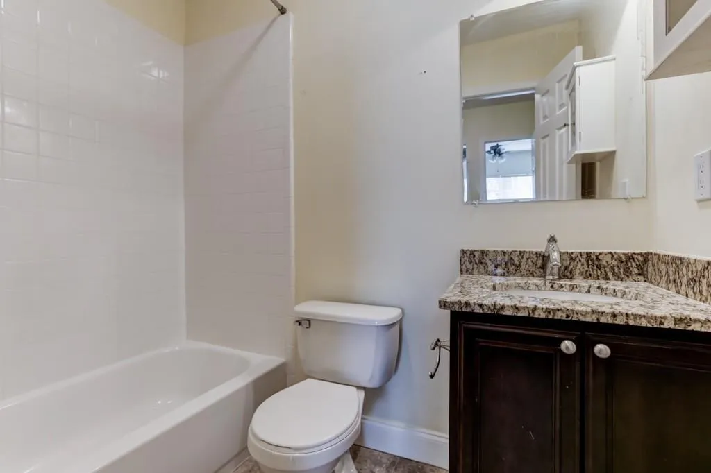 6980 Roswell Road Unit C12, Sandy Springs, Georgia 30328, 2 Bedrooms Bedrooms, ,2 BathroomsBathrooms,Residential,Sold,6980 Roswell Road Unit C12,6110523