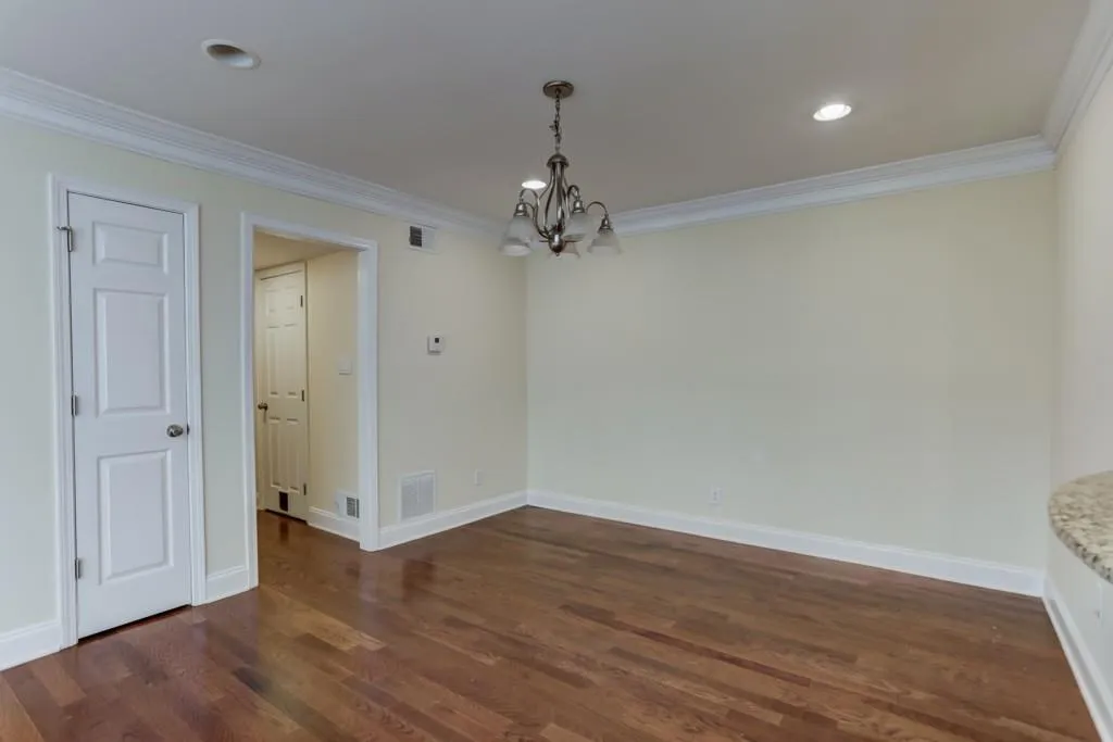 6980 Roswell Road Unit C12, Sandy Springs, Georgia 30328, 2 Bedrooms Bedrooms, ,2 BathroomsBathrooms,Residential,Sold,6980 Roswell Road Unit C12,6110523