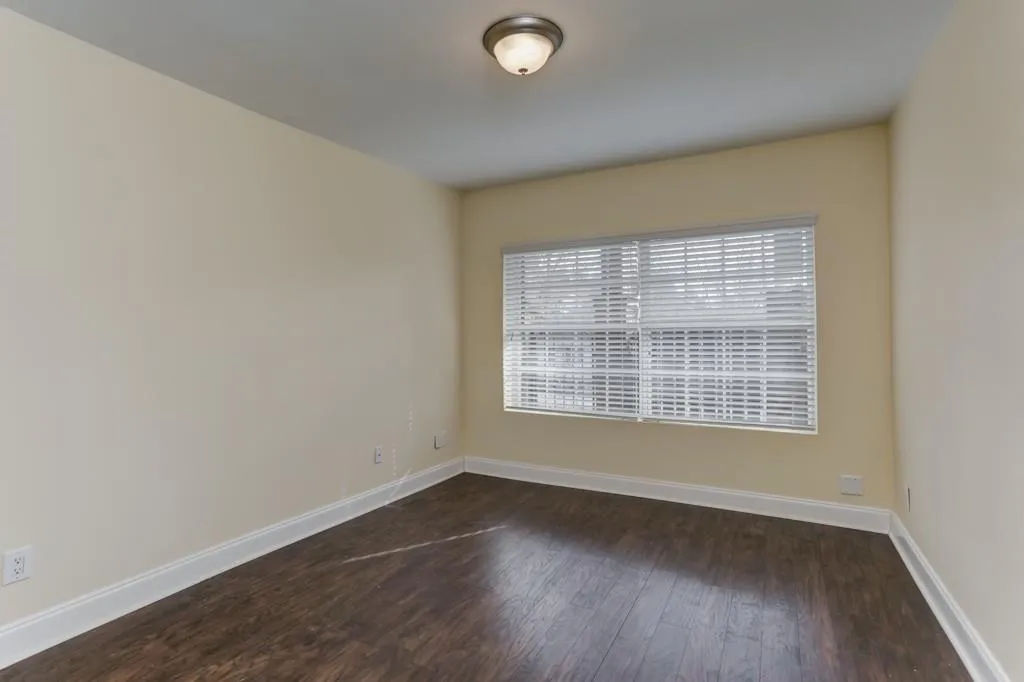 6980 Roswell Road Unit C12, Sandy Springs, Georgia 30328, 2 Bedrooms Bedrooms, ,2 BathroomsBathrooms,Residential,Sold,6980 Roswell Road Unit C12,6110523