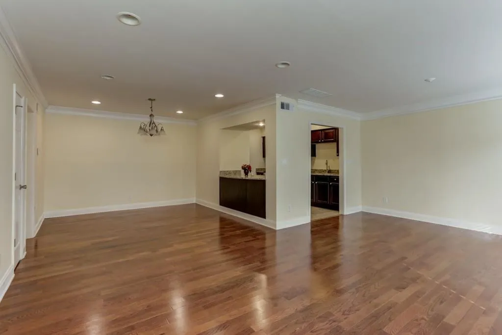 6980 Roswell Road Unit C12, Sandy Springs, Georgia 30328, 2 Bedrooms Bedrooms, ,2 BathroomsBathrooms,Residential,Sold,6980 Roswell Road Unit C12,6110523
