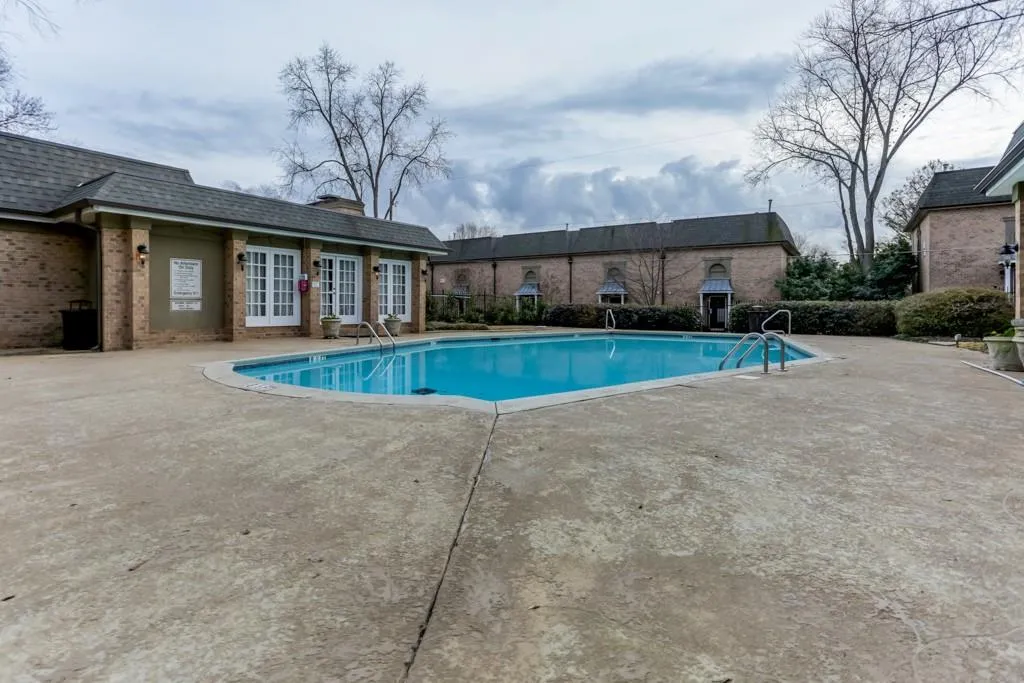 6980 Roswell Road Unit C12, Sandy Springs, Georgia 30328, 2 Bedrooms Bedrooms, ,2 BathroomsBathrooms,Residential,Sold,6980 Roswell Road Unit C12,6110523