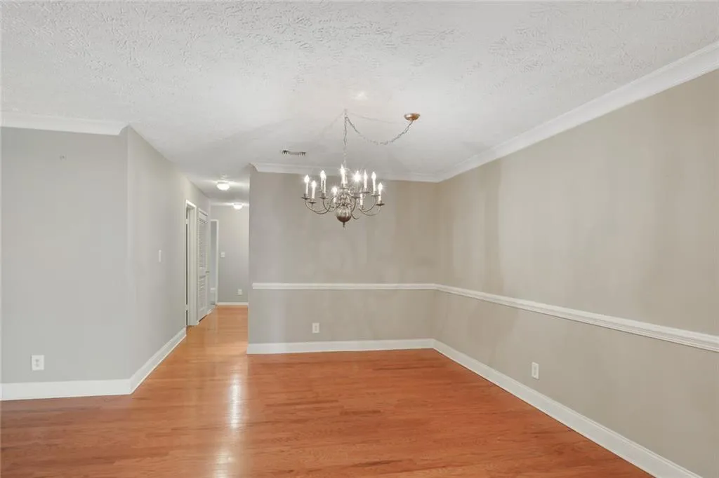 6812 Glenridge Drive Unit B, Sandy Springs, Georgia 30328, 3 Bedrooms Bedrooms, ,2 BathroomsBathrooms,Residential,Sold,6812 Glenridge Drive Unit B,6761992