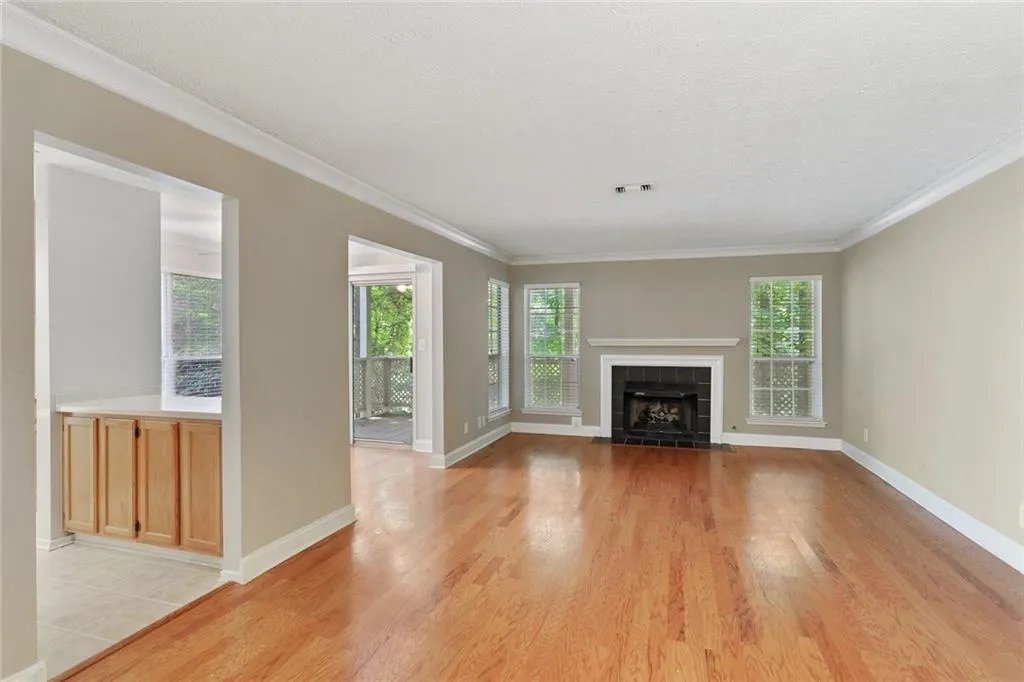 6812 Glenridge Drive Unit B, Sandy Springs, Georgia 30328, 3 Bedrooms Bedrooms, ,2 BathroomsBathrooms,Residential,Sold,6812 Glenridge Drive Unit B,6761992