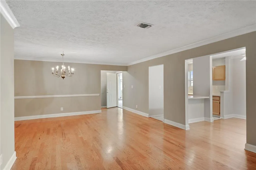 6812 Glenridge Drive Unit B, Sandy Springs, Georgia 30328, 3 Bedrooms Bedrooms, ,2 BathroomsBathrooms,Residential,Sold,6812 Glenridge Drive Unit B,6761992