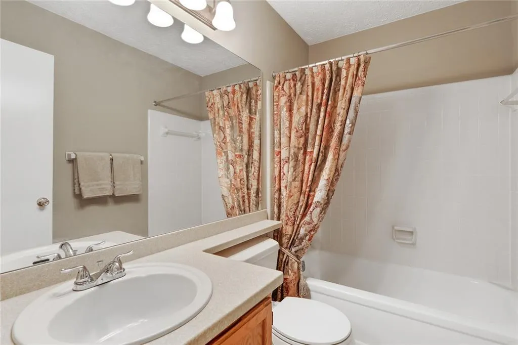 6812 Glenridge Drive Unit B, Sandy Springs, Georgia 30328, 3 Bedrooms Bedrooms, ,2 BathroomsBathrooms,Residential,Sold,6812 Glenridge Drive Unit B,6761992