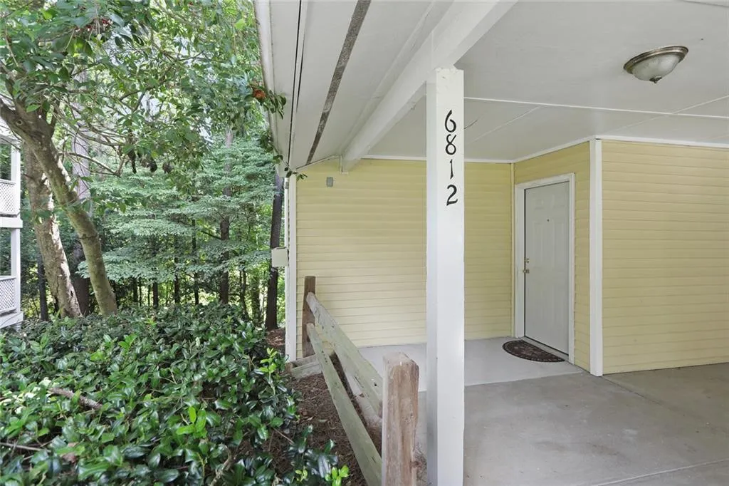 6812 Glenridge Drive Unit B, Sandy Springs, Georgia 30328, 3 Bedrooms Bedrooms, ,2 BathroomsBathrooms,Residential,Sold,6812 Glenridge Drive Unit B,6761992