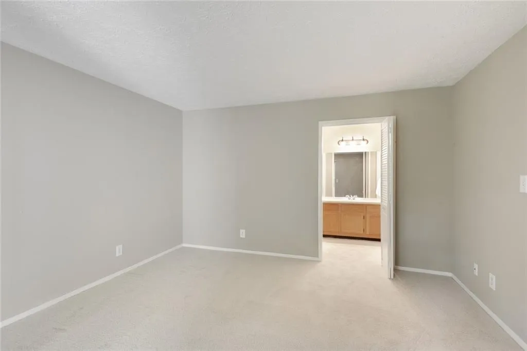 6812 Glenridge Drive Unit B, Sandy Springs, Georgia 30328, 3 Bedrooms Bedrooms, ,2 BathroomsBathrooms,Residential,Sold,6812 Glenridge Drive Unit B,6761992