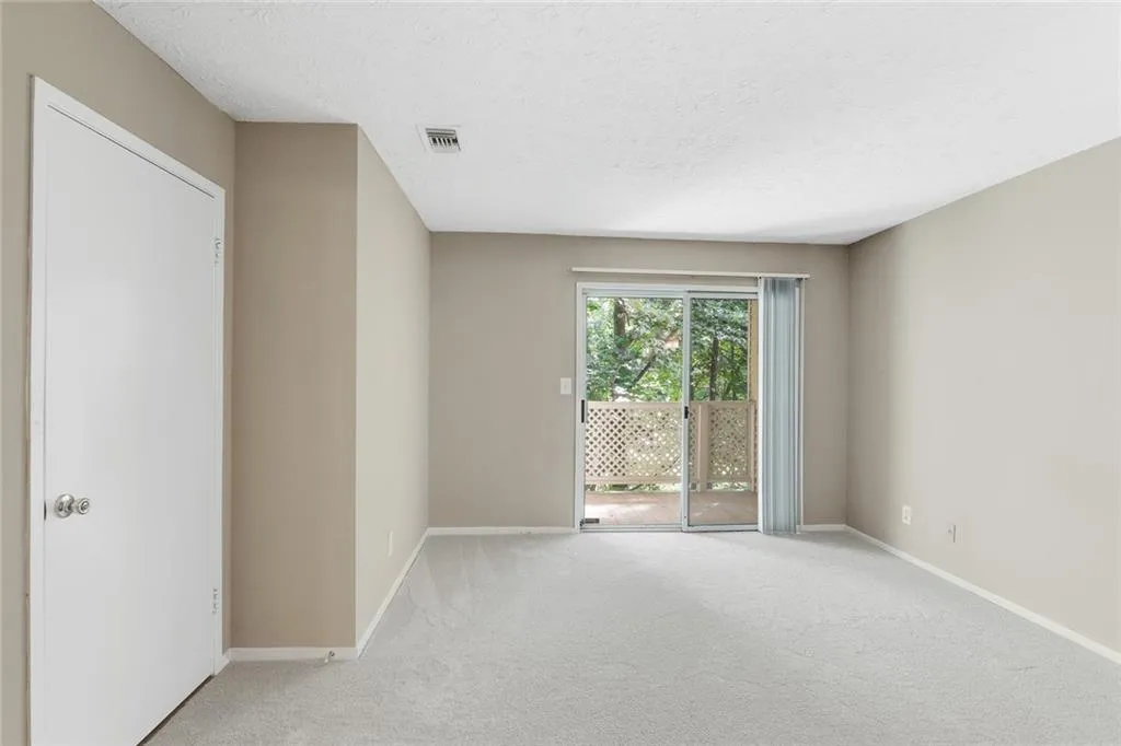 6812 Glenridge Drive Unit B, Sandy Springs, Georgia 30328, 3 Bedrooms Bedrooms, ,2 BathroomsBathrooms,Residential,Sold,6812 Glenridge Drive Unit B,6761992