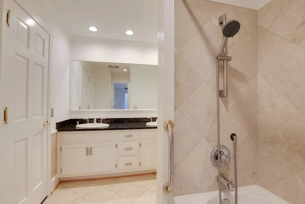 570 Spender Trace, Sandy Springs, Georgia 30350, 4 Bedrooms Bedrooms, ,3 BathroomsBathrooms,Residential,Sold,570 Spender Trace,6841977