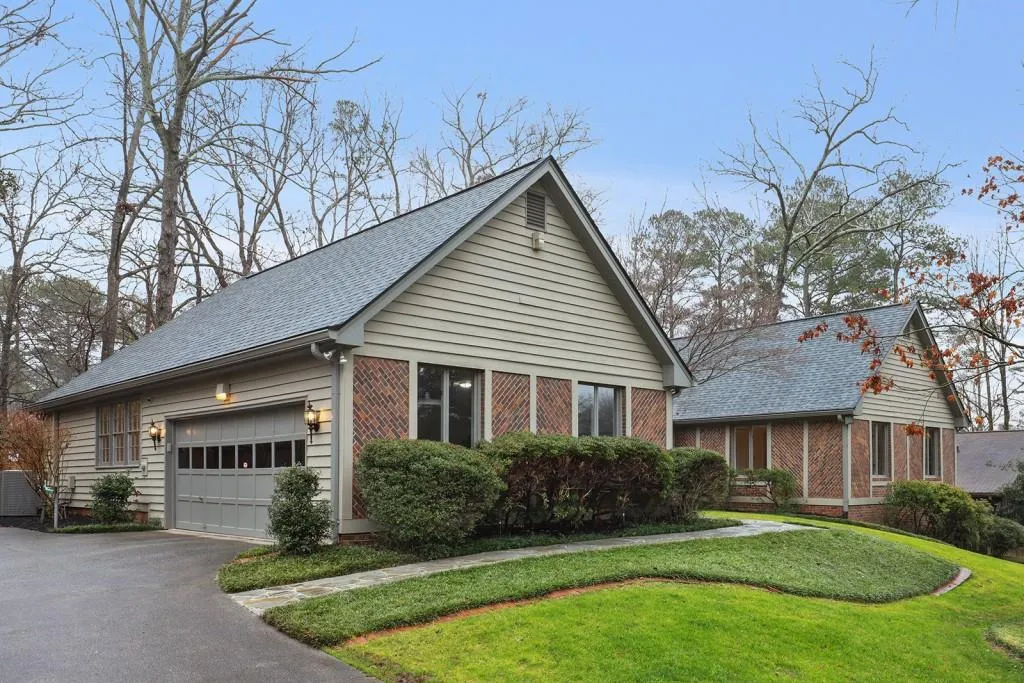570 Spender Trace, Sandy Springs, Georgia 30350, 4 Bedrooms Bedrooms, ,3 BathroomsBathrooms,Residential,Sold,570 Spender Trace,6841977