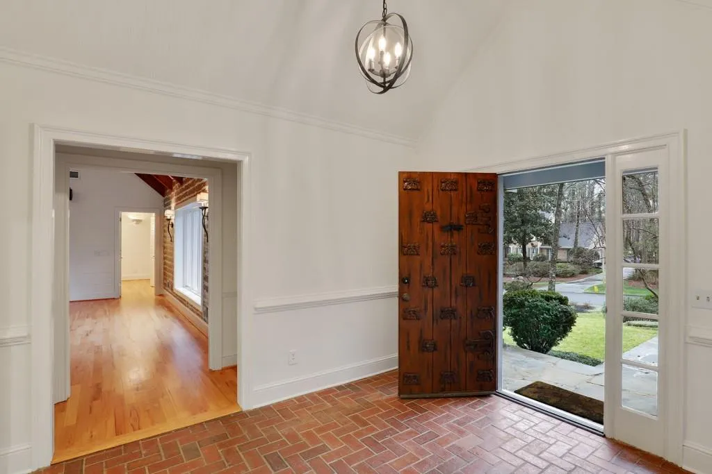 570 Spender Trace, Sandy Springs, Georgia 30350, 4 Bedrooms Bedrooms, ,3 BathroomsBathrooms,Residential,Sold,570 Spender Trace,6841977