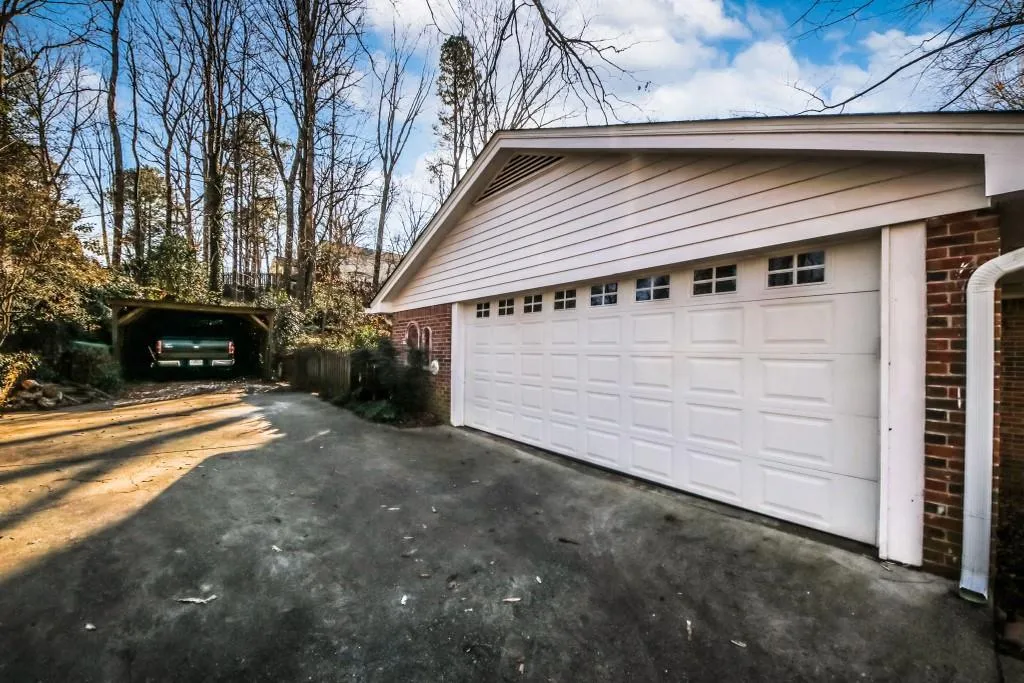 355 Forest Valley Court, Sandy Springs, Georgia 30342, 3 Bedrooms Bedrooms, ,3 BathroomsBathrooms,Residential,Sold,355 Forest Valley Court,6834782