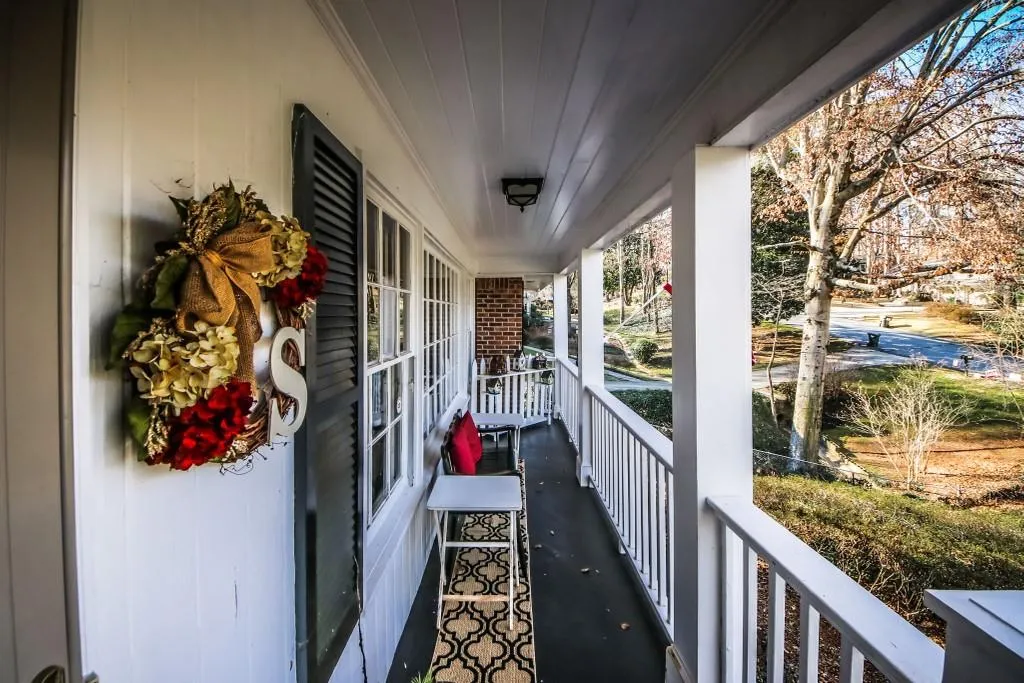 355 Forest Valley Court, Sandy Springs, Georgia 30342, 3 Bedrooms Bedrooms, ,3 BathroomsBathrooms,Residential,Sold,355 Forest Valley Court,6834782