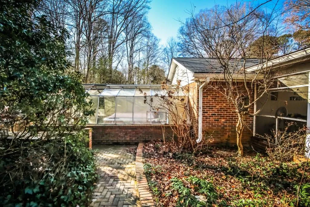 355 Forest Valley Court, Sandy Springs, Georgia 30342, 3 Bedrooms Bedrooms, ,3 BathroomsBathrooms,Residential,Sold,355 Forest Valley Court,6834782