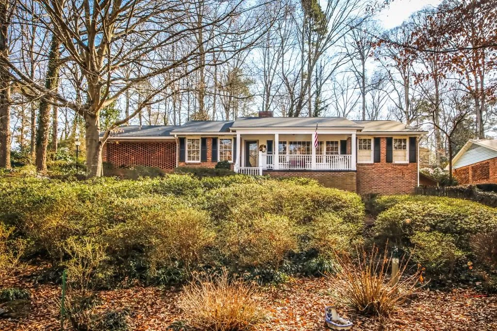 355 Forest Valley Court, Sandy Springs, Georgia 30342, 3 Bedrooms Bedrooms, ,3 BathroomsBathrooms,Residential,Sold,355 Forest Valley Court,6834782
