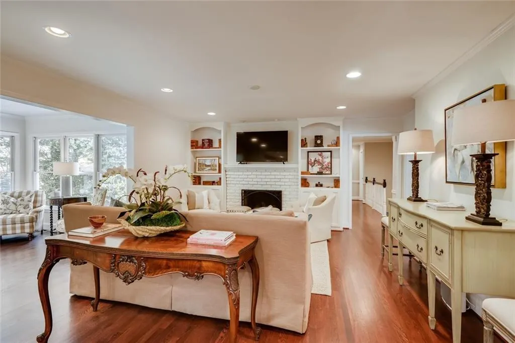 260 Glencourtney Drive, Atlanta, Georgia 30328, 4 Bedrooms Bedrooms, ,3 BathroomsBathrooms,Residential,Sold,260 Glencourtney Drive,6627763