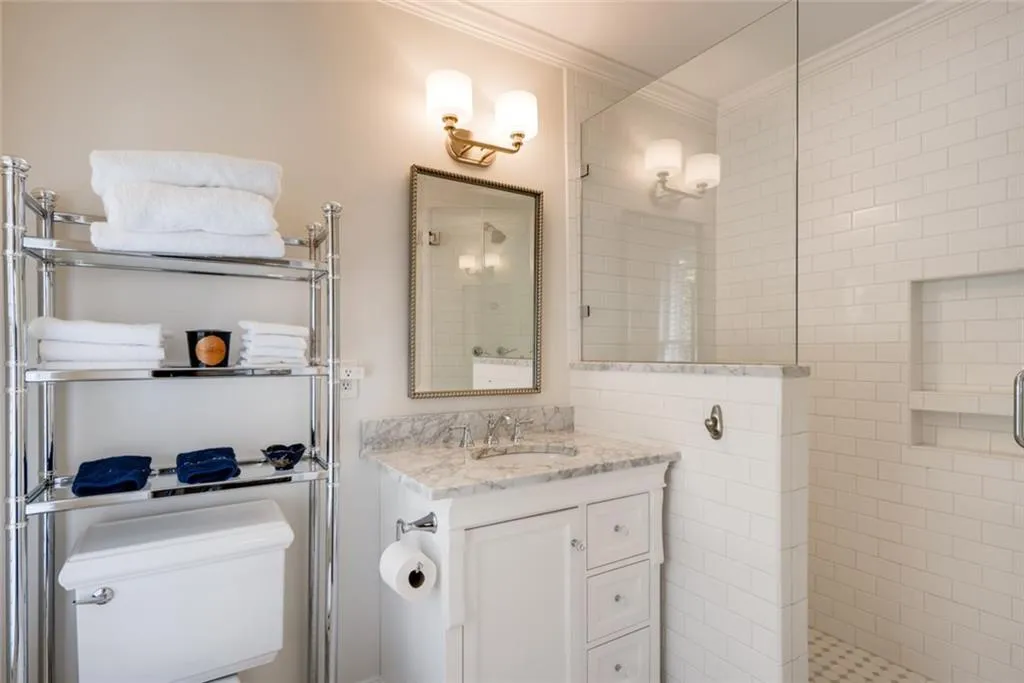 260 Glencourtney Drive, Atlanta, Georgia 30328, 4 Bedrooms Bedrooms, ,3 BathroomsBathrooms,Residential,Sold,260 Glencourtney Drive,6627763