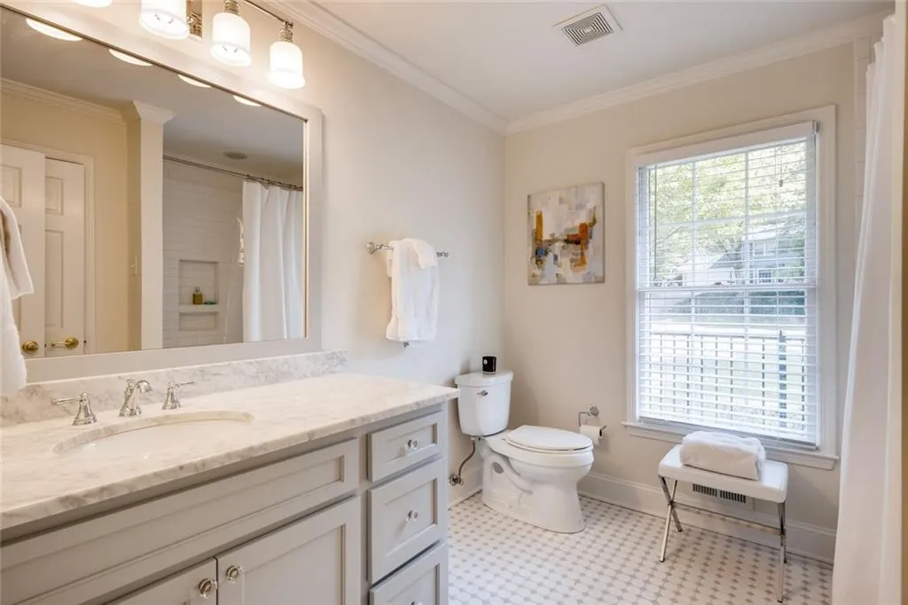 260 Glencourtney Drive, Atlanta, Georgia 30328, 4 Bedrooms Bedrooms, ,3 BathroomsBathrooms,Residential,Sold,260 Glencourtney Drive,6627763