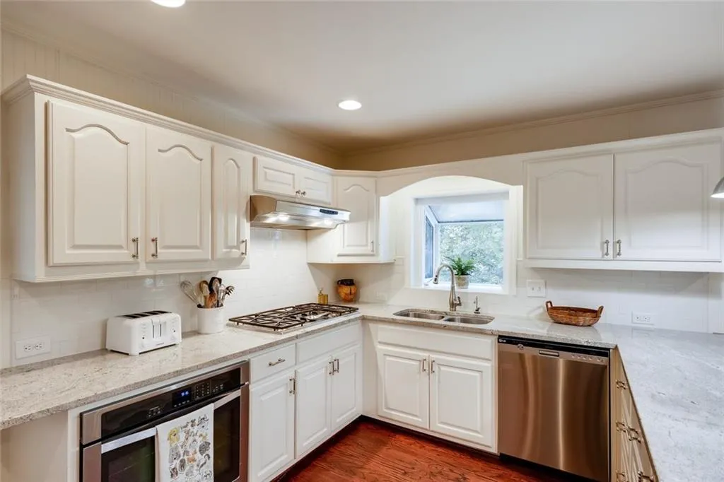 260 Glencourtney Drive, Atlanta, Georgia 30328, 4 Bedrooms Bedrooms, ,3 BathroomsBathrooms,Residential,Sold,260 Glencourtney Drive,6627763