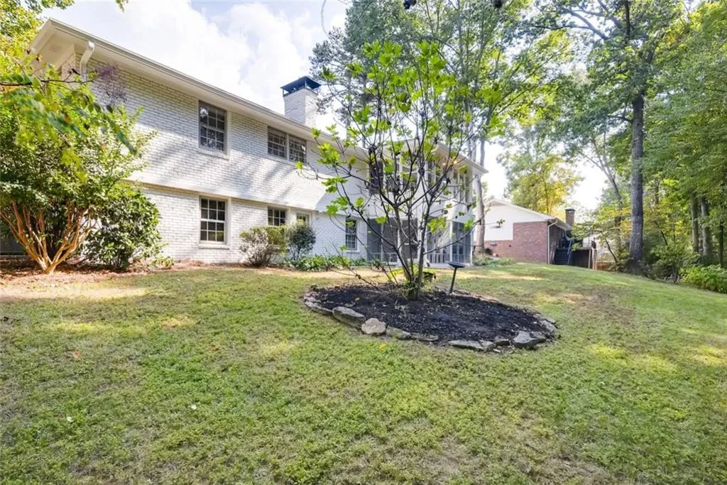 260 Glencourtney Drive, Atlanta, Georgia 30328, 4 Bedrooms Bedrooms, ,3 BathroomsBathrooms,Residential,Sold,260 Glencourtney Drive,6627763