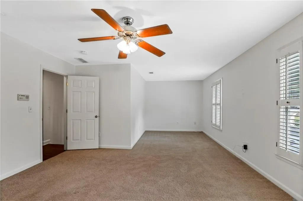 805 Camden Court, Sandy Springs, Georgia 30327, 3 Bedrooms Bedrooms, ,2 BathroomsBathrooms,Residential,Sold,805 Camden Court,6914253