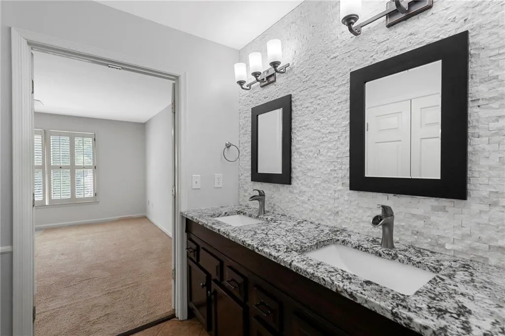 805 Camden Court, Sandy Springs, Georgia 30327, 3 Bedrooms Bedrooms, ,2 BathroomsBathrooms,Residential,Sold,805 Camden Court,6914253